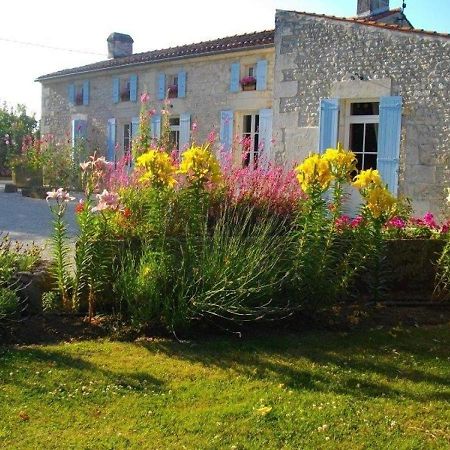 Saint-Porchaire Chambres D'Hotes Domaine Le Fragnaud المظهر الخارجي الصورة